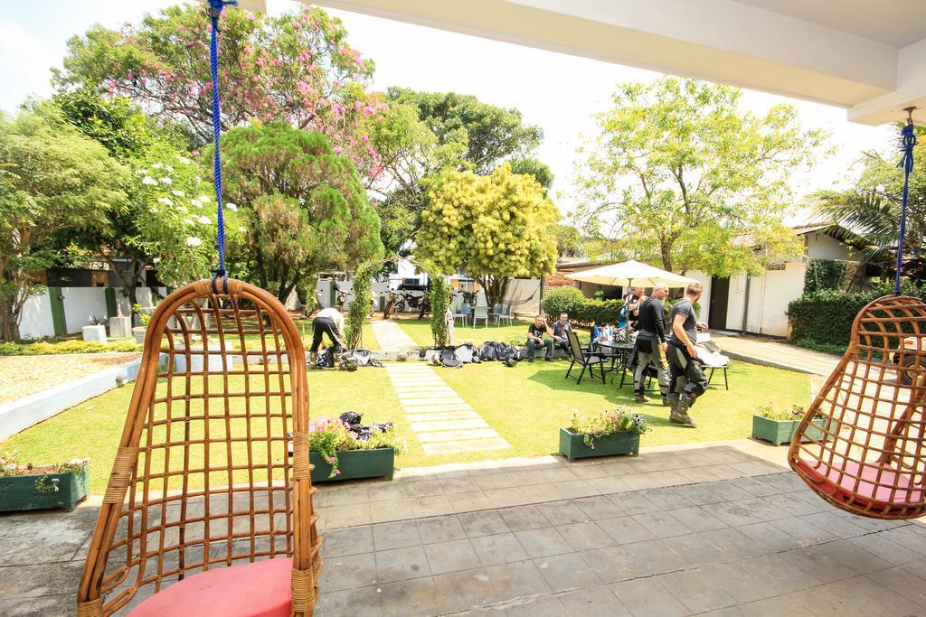 Evid Garden Hotel Negombo Exterior foto